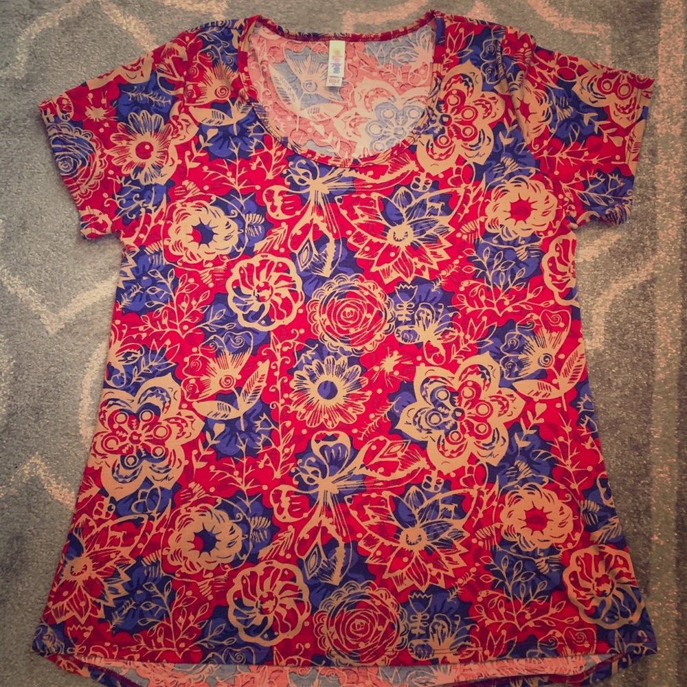 Lularoe Classic T-Shirt, Medium